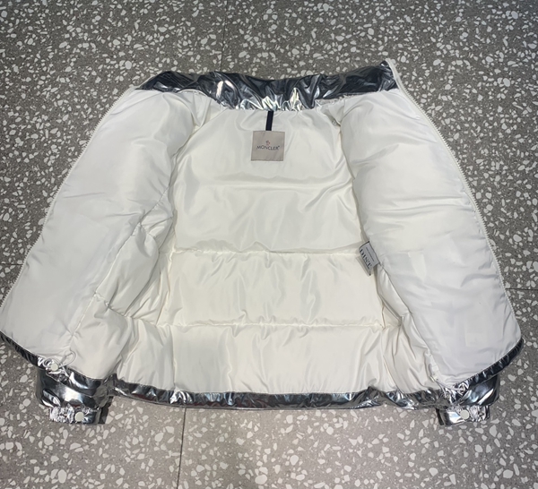 ハイクオリティダウンジャケット全体デザイン